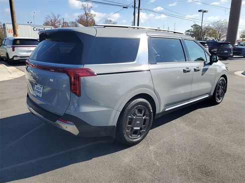 New 2026 Kia Carnival SX image 4