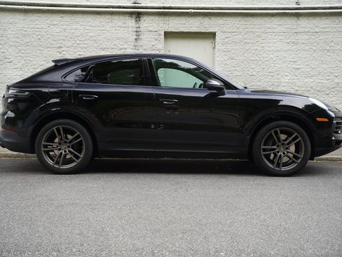 Used 2022 Porsche Cayenne Platinum Edition AWD/4WD image 8