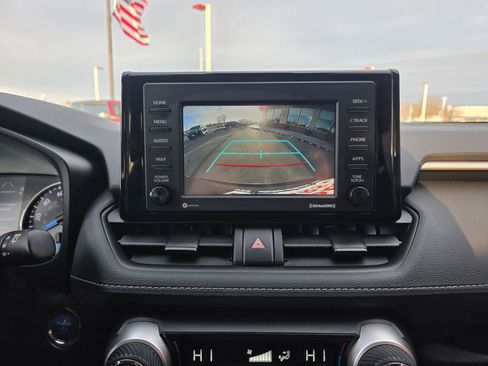 Used 2022 Toyota RAV4 XLE image 13