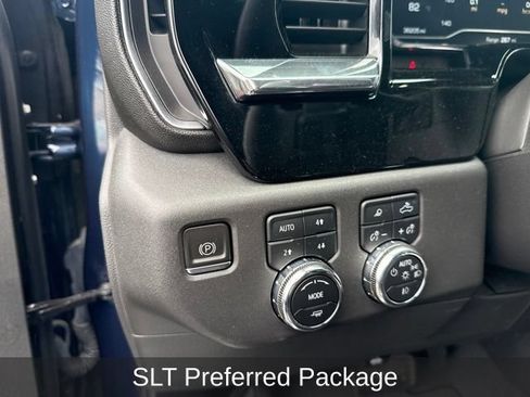 Used 2023 GMC Sierra 1500 SLT w/ SLT Premium Package AWD/4WD image 14