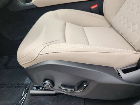 New 2026 Volvo XC90 T8 Plus w/ Protection Package Premier AWD/4WD image 13