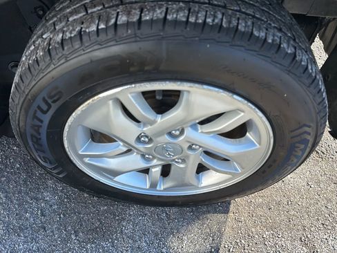 Used 2021 Hyundai Venue SE image 9