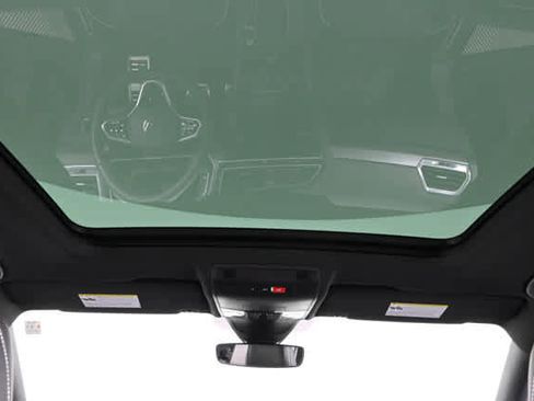 Used 2024 Volkswagen Tiguan SEL R-Line image 4