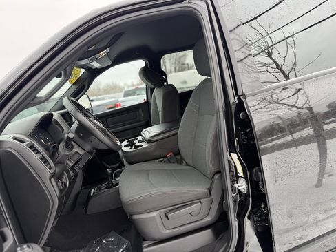 Used 2024 RAM 2500 Tradesman w/ Chrome Appearance Group image 11