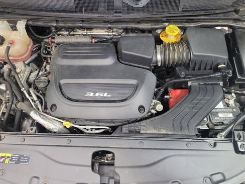 Used 2017 Chrysler Pacifica Touring FWD image 30