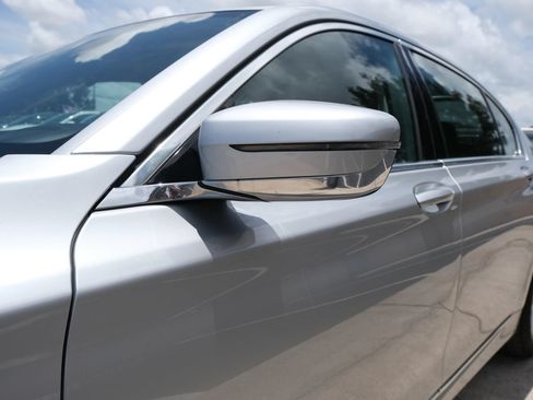 Used 2016 BMW 740i RWD image 28