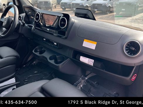 Used 2026 Mercedes-Benz Sprinter 2500 image 18