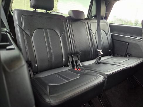 Used 2020 Ford Expedition Limited RWD image 13