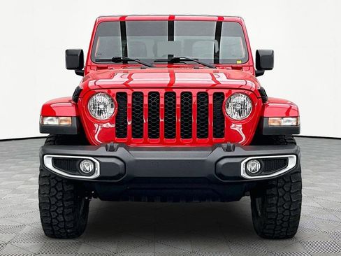 Used 2023 Jeep Gladiator Sport AWD/4WD image 3