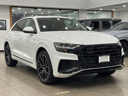 Used 2023 Audi Q8 Premium Plus w/ Premium Plus Package image 3