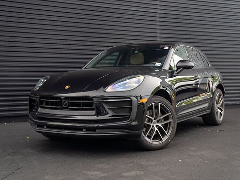 Used 2026 Porsche Macan AWD/4WD image 1