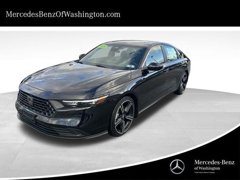 Used 2025 Honda Accord Sport image 1