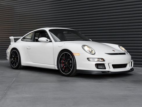 Used 2007 Porsche 911 GT3 RWD image 9