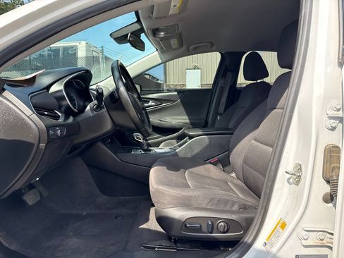 Used 2024 Chevrolet Malibu RS FWD image 12