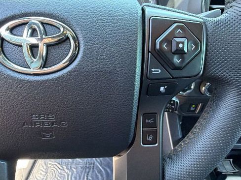 Used 2021 Toyota Tacoma TRD Off-Road w/ Technology Package AWD/4WD image 20