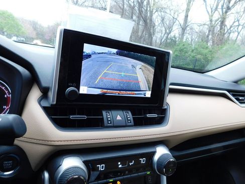 Used 2024 Toyota RAV4 XLE Premium image 11