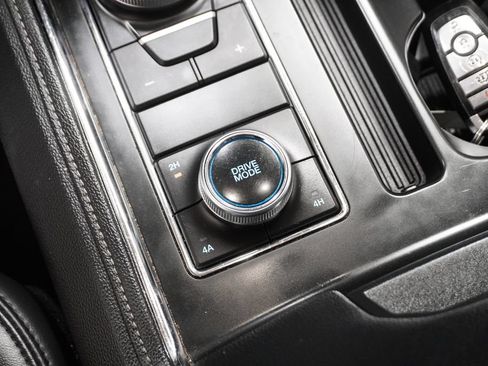 Used 2024 Ford Expedition XLT AWD/4WD image 29