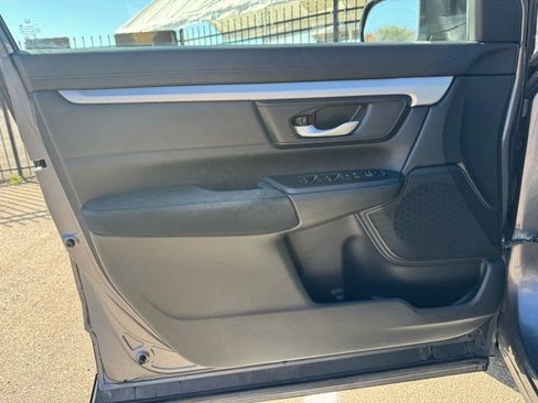 Used 2019 Honda CR-V LX image 11
