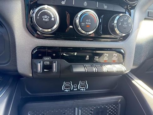 Used 2025 RAM 2500 Big Horn AWD/4WD image 31