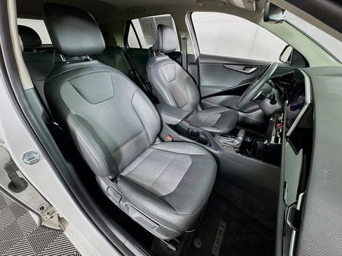 Certified 2023 Kia Niro EX Touring image 28