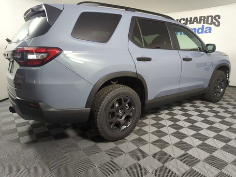 New 2025 Honda Pilot TrailSport image 5