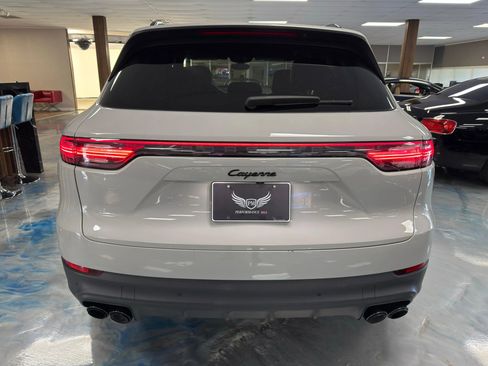 Used 2022 Porsche Cayenne Platinum Edition w/ Premium Package Plus image 6