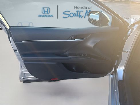 Used 2024 Toyota Camry SE w/ Convenience Package image 19