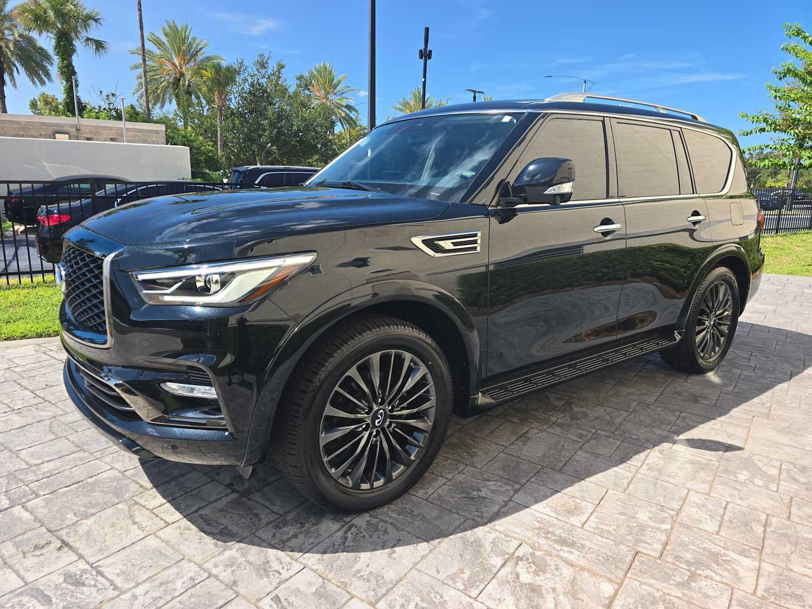 Used 2023 INFINITI QX80 Premium Select w/ Cargo Package RWD image 7