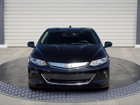 Used 2018 Chevrolet Volt LT image 2