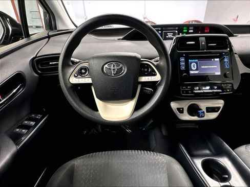 Used 2017 Toyota Prius Two w/ Prius Two Safety Plus Package FWD image 8