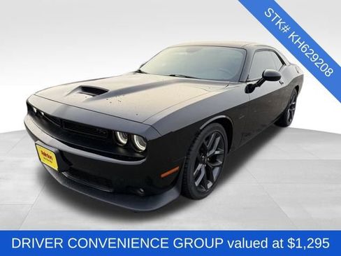 Used 2019 Dodge Challenger R/T w/ Driver Convenience Group image 3