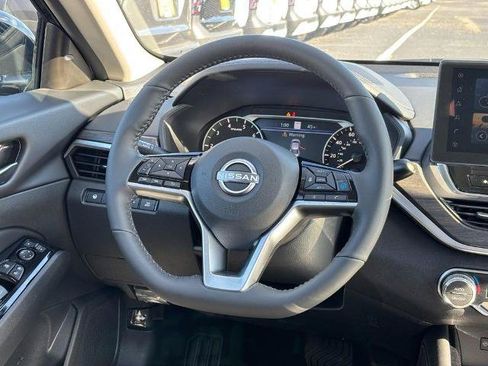 Certified 2025 Nissan Altima 2.5 SL FWD image 7