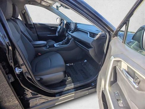 Used 2022 Toyota RAV4 XLE image 11