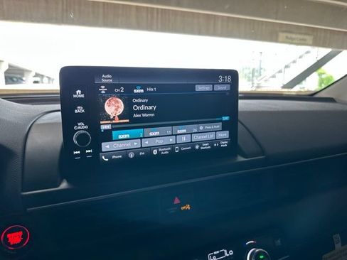 Used 2025 Honda Pilot EX-L image 12
