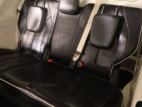 Used 2024 Chrysler Pacifica Limited w/ Uconnect Theater Family Group AWD/4WD image 14