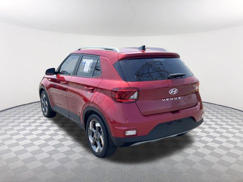 Used 2022 Hyundai Venue SEL FWD image 7