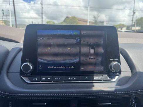 Used 2022 Nissan Rogue SL image 7