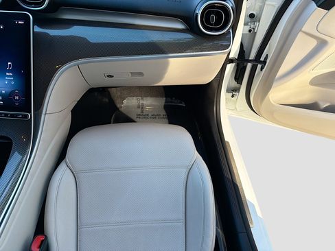 Used 2022 Mercedes-Benz C 300 Sedan image 17
