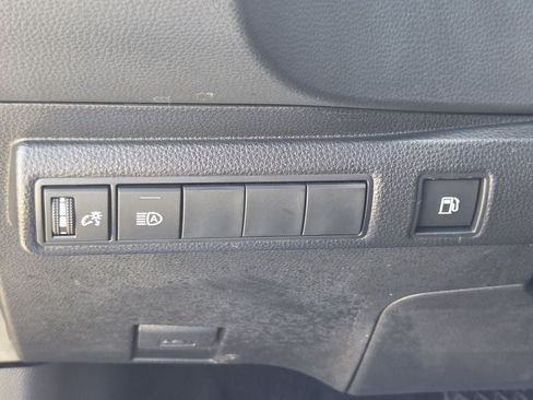 Used 2025 Toyota Corolla XLE FWD image 25