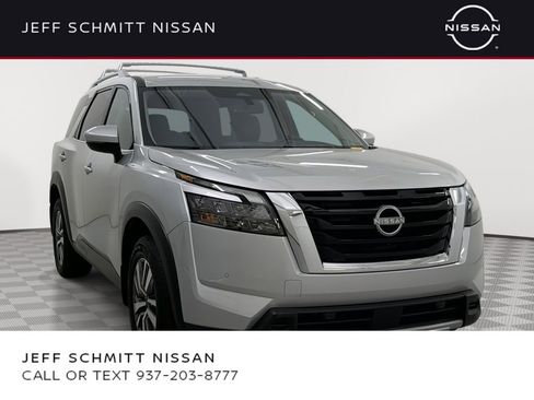 Certified 2025 Nissan Pathfinder SL w/ Cargo Package AWD/4WD image 1