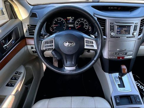 Used 2013 Subaru Outback 2.5i Limited AWD/4WD image 6