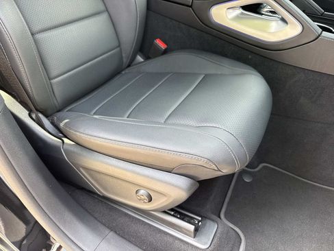 Used 2025 Mercedes-Benz GLE 350 4MATIC image 13