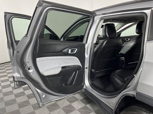 Used 2022 Jeep Compass Latitude AWD/4WD image 35