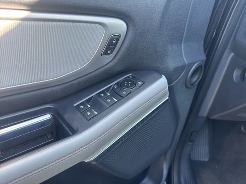 Used 2025 Ford Expedition Active image 6