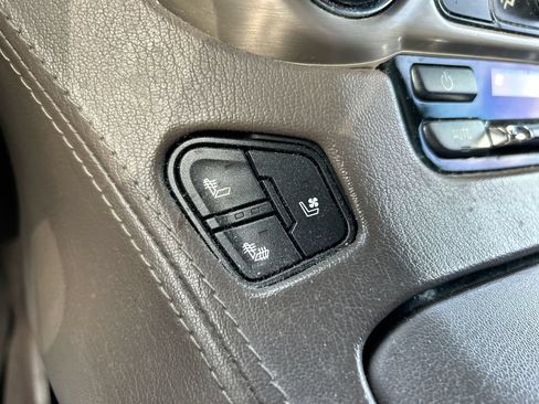 Used 2020 GMC Yukon XL Denali RWD image 34
