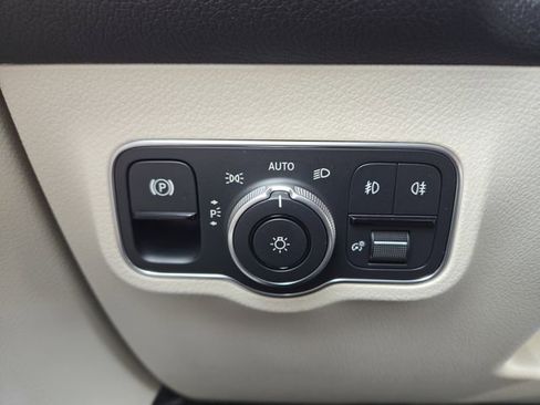 New 2026 Mercedes-Benz GLB 250 4MATIC image 21