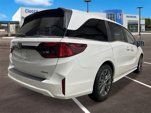 New 2026 Honda Odyssey Touring image 5