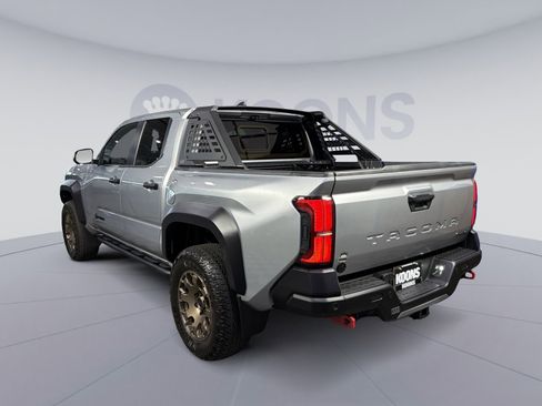 Used 2024 Toyota Tacoma Trailhunter image 4