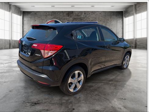 Used 2018 Honda HR-V LX image 5