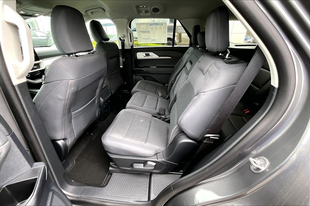 New 2026 Ford Explorer Active RWD image 10